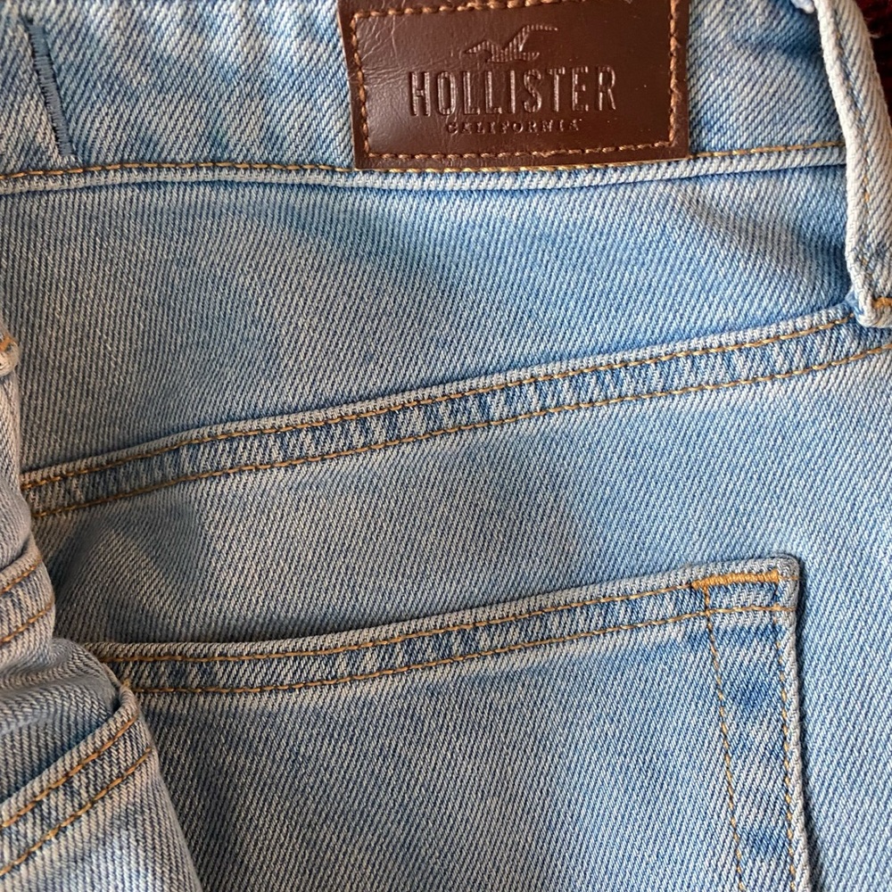 Ultra High Rise Vintage Straight Hollister Jeans - Picture 5 of 5